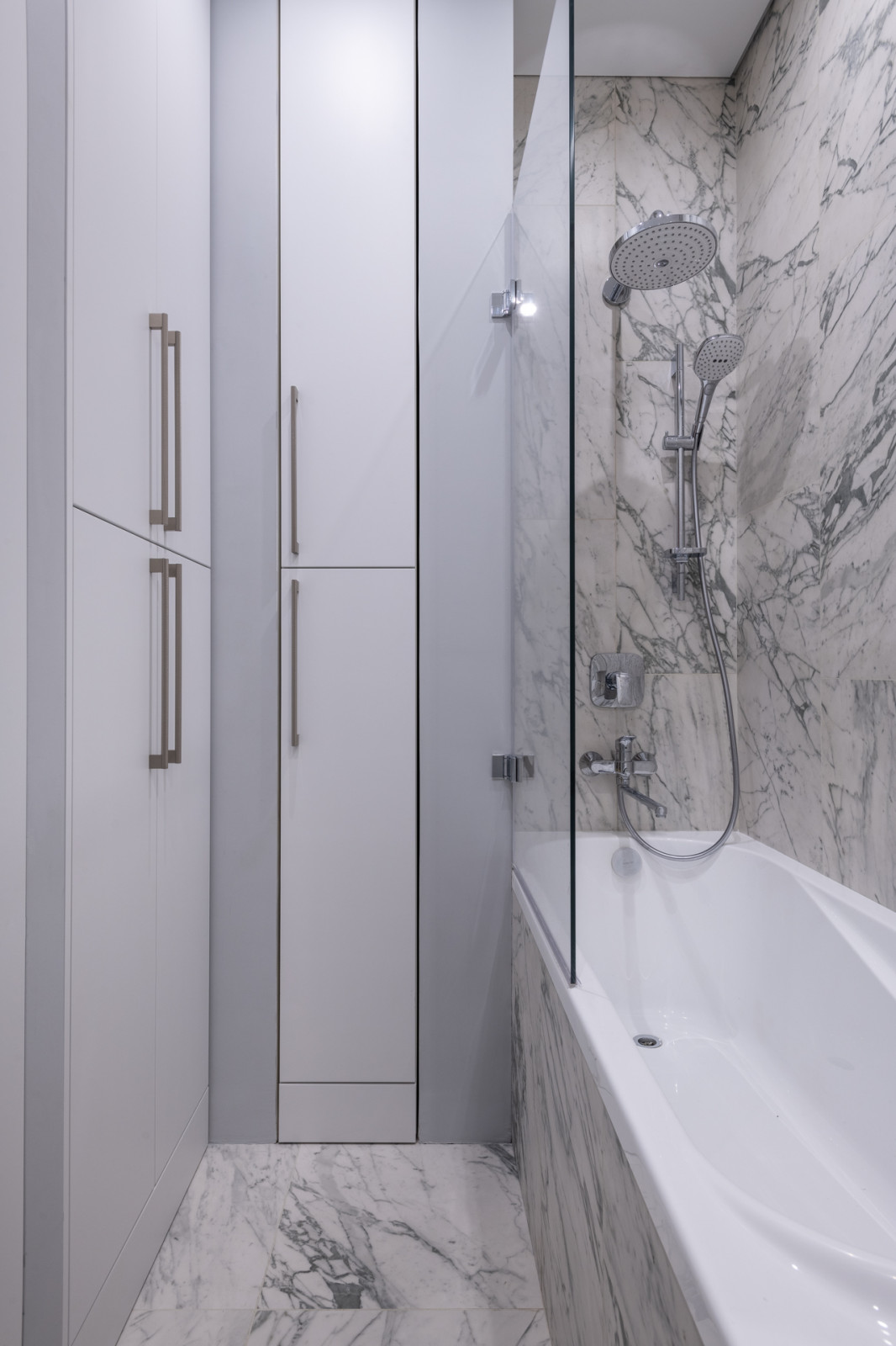 Журнал «Идеи Вашего Дома» назвал этот интерьер «обволакивающий уютом»