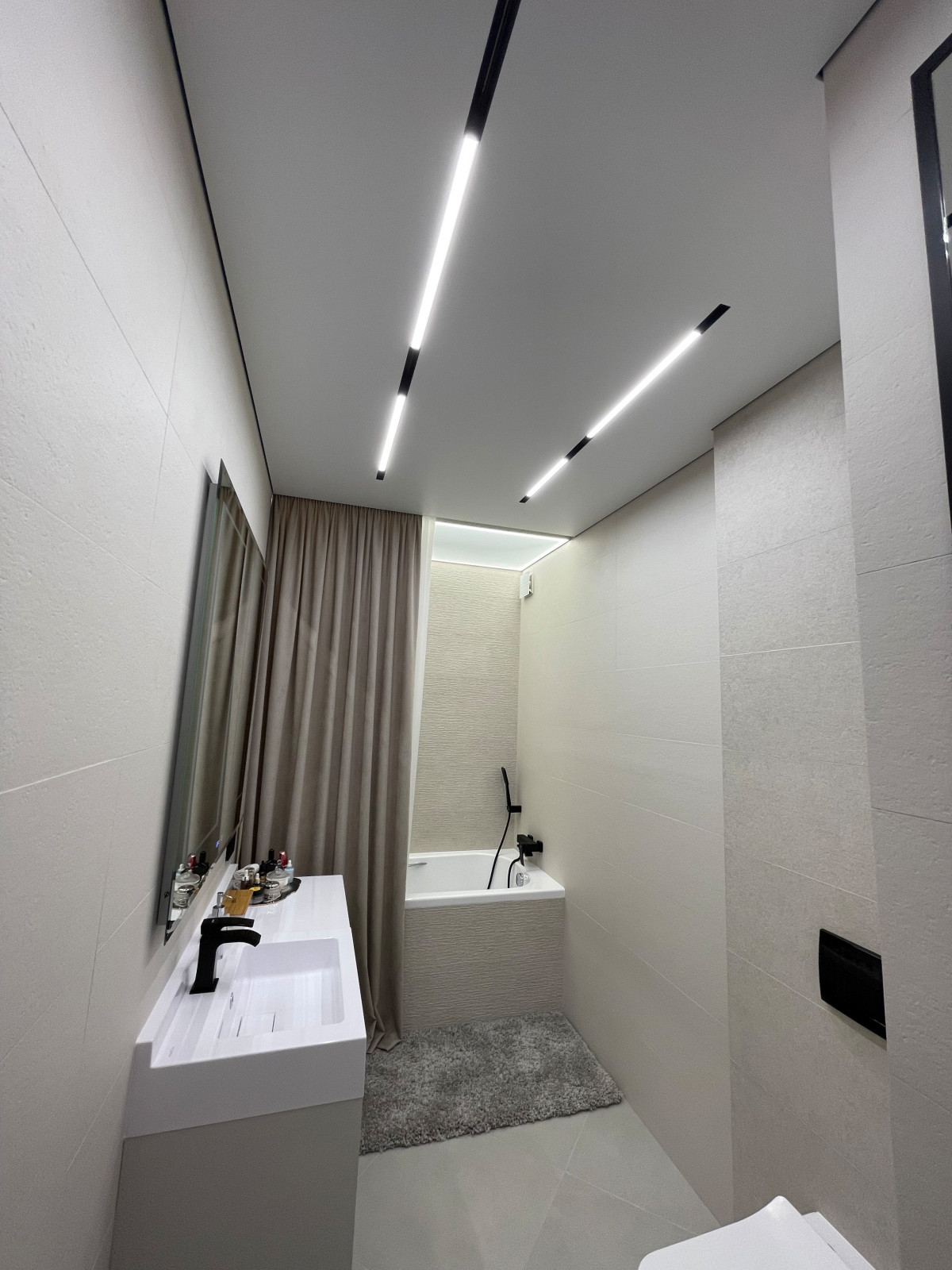 Теневые потолки в ЖК Заельцовский