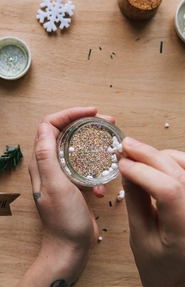 DIY: Как сделать волшебный шар со снегом своими руками