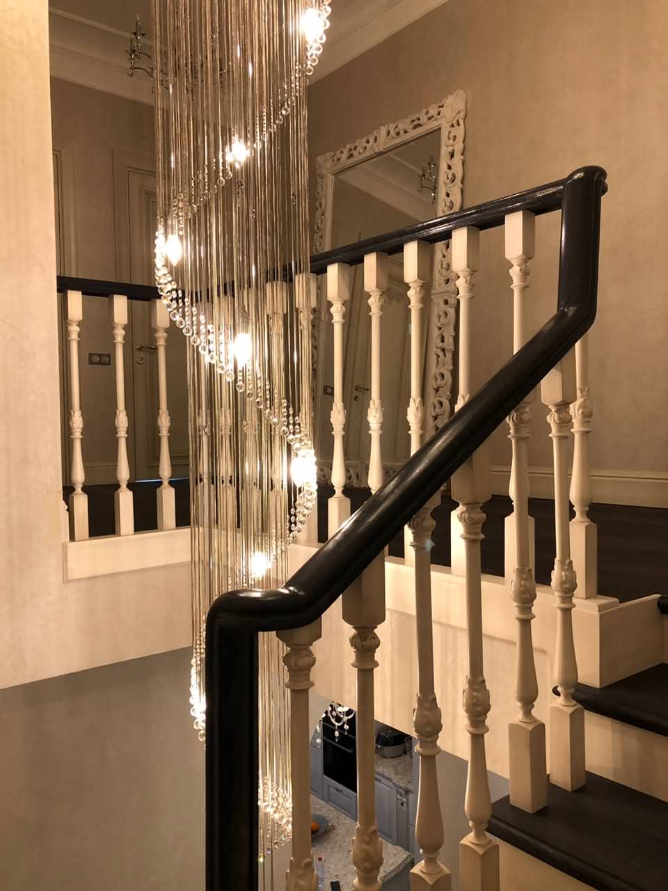 Лестница из дуба в лофте