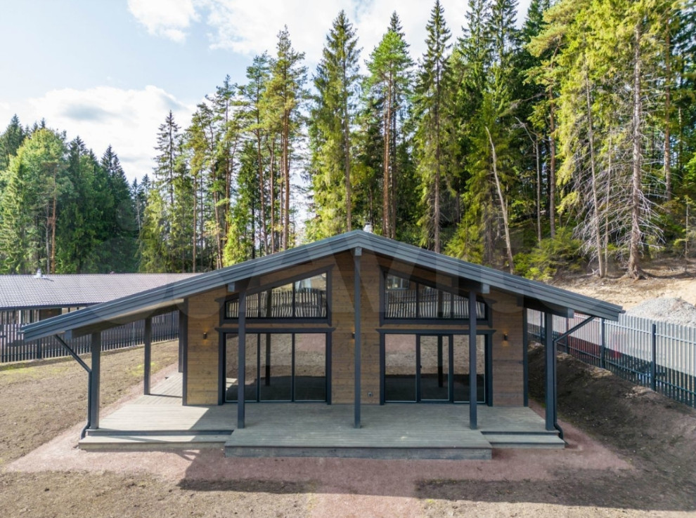 Дом в Ленинградской области