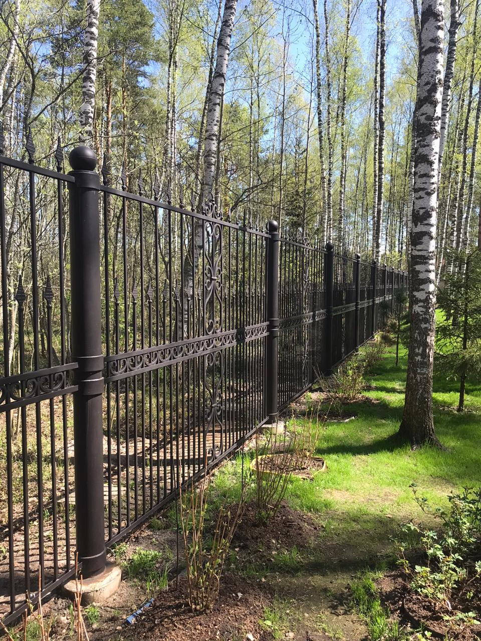Кованый забор.