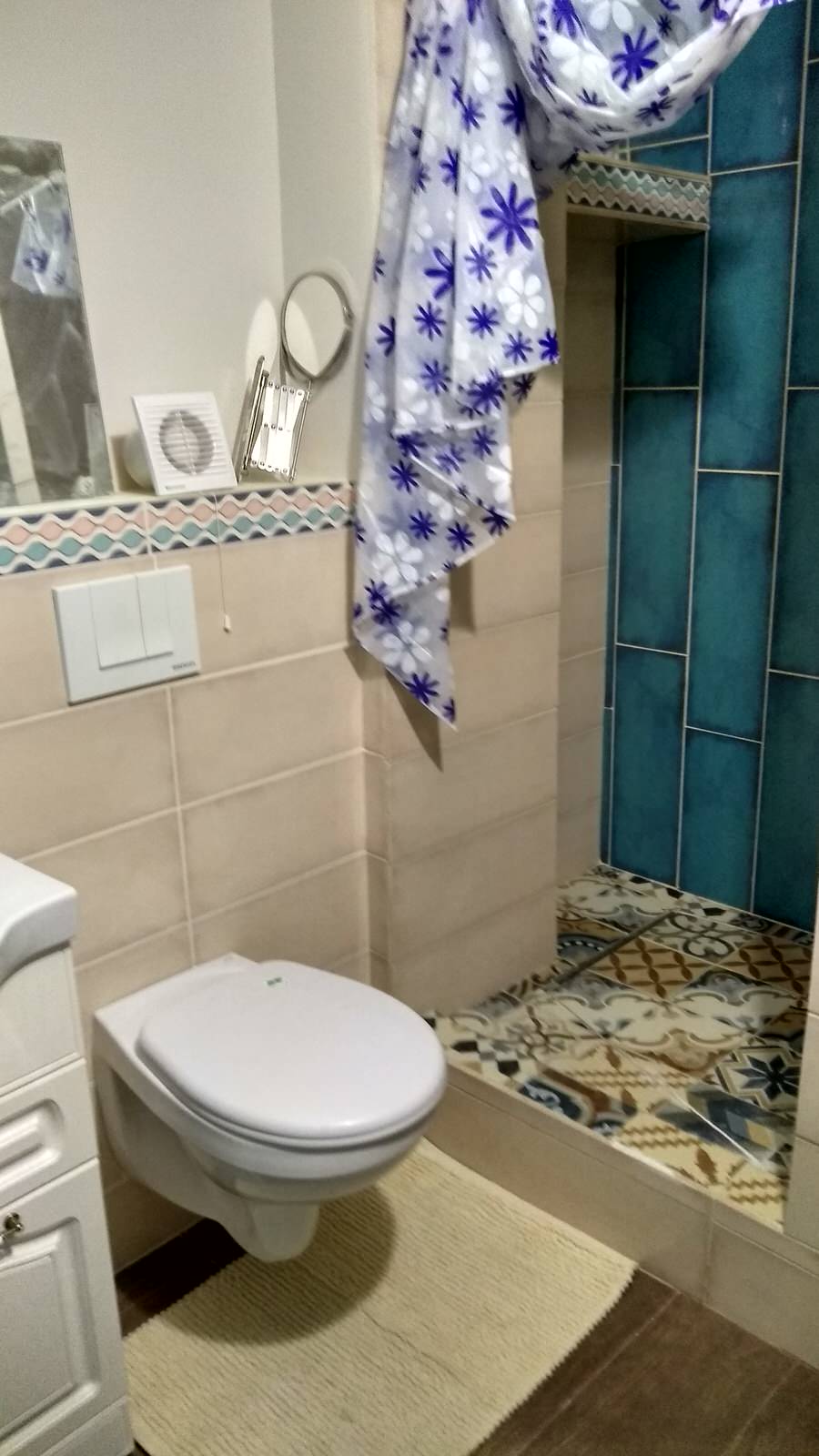 Ванная комната со встроенной душевой