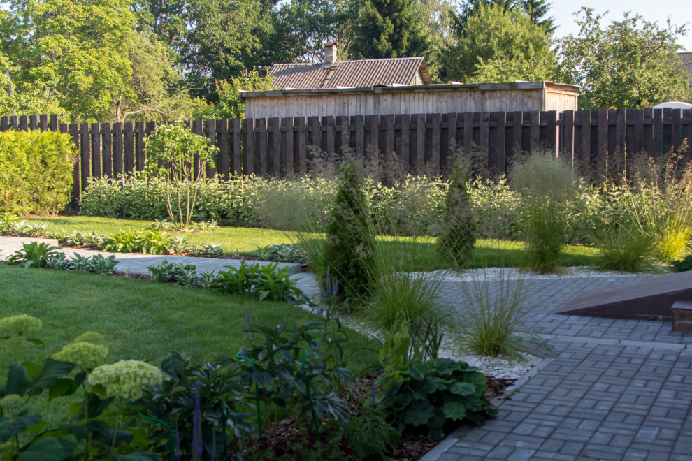 Симметричная композиция на спуске с террасы