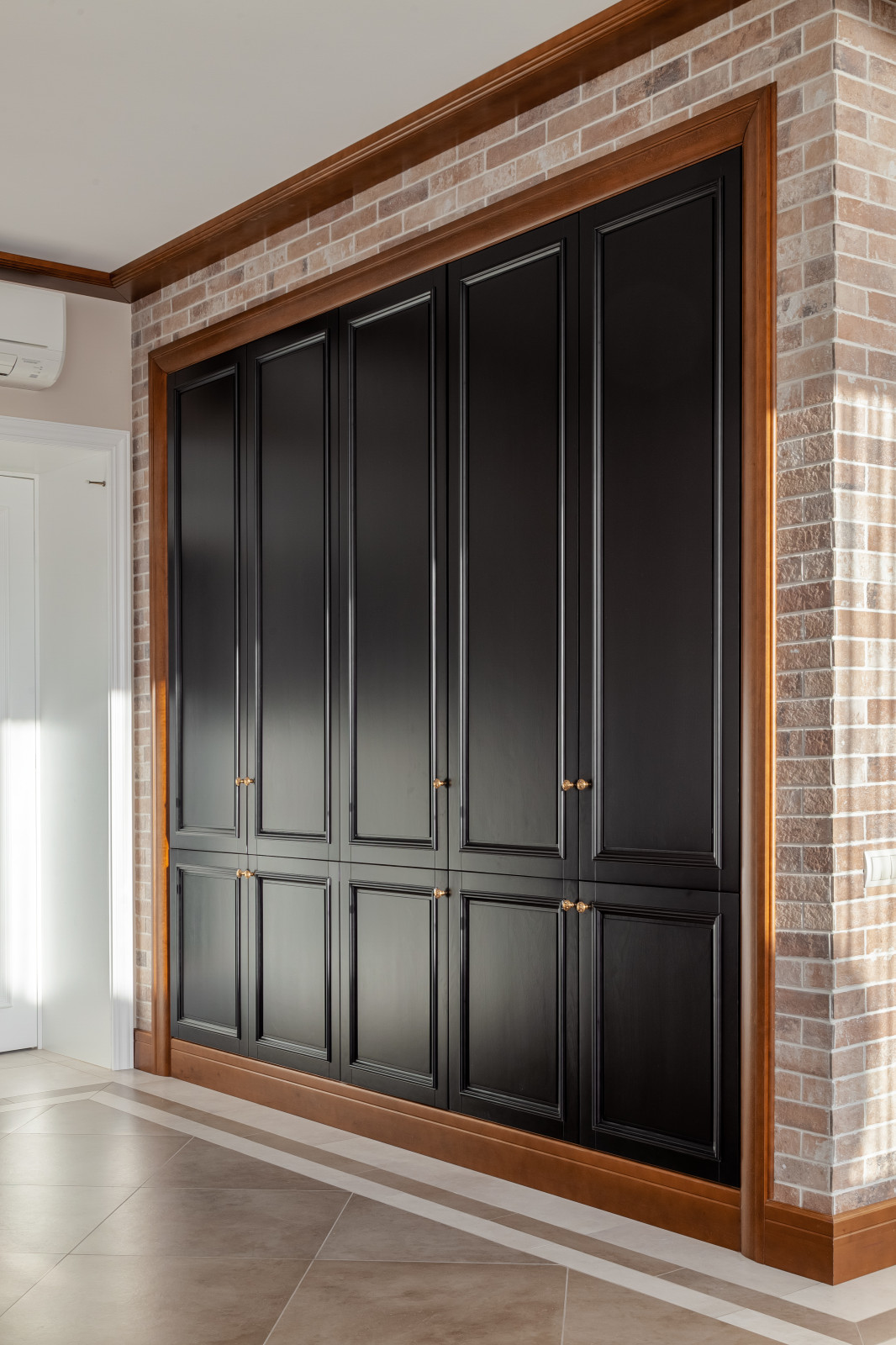 Строительство дома и отделочные работы. Дом на Новой Риге. 700 кв.м.