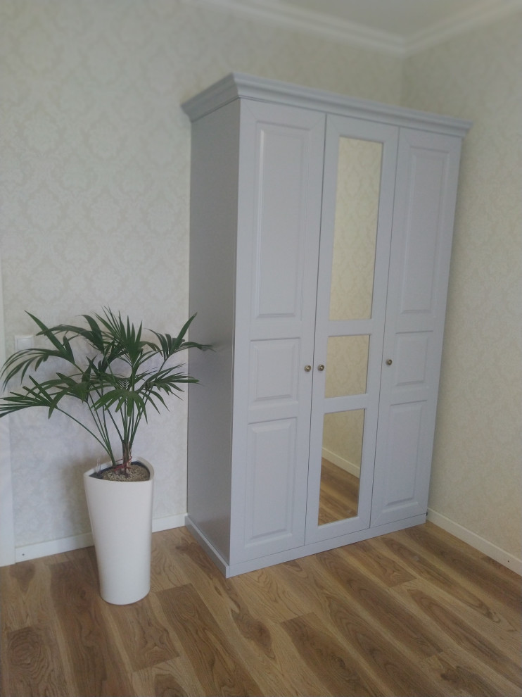 Классичейский шкаф и подвесная тумба на заказ