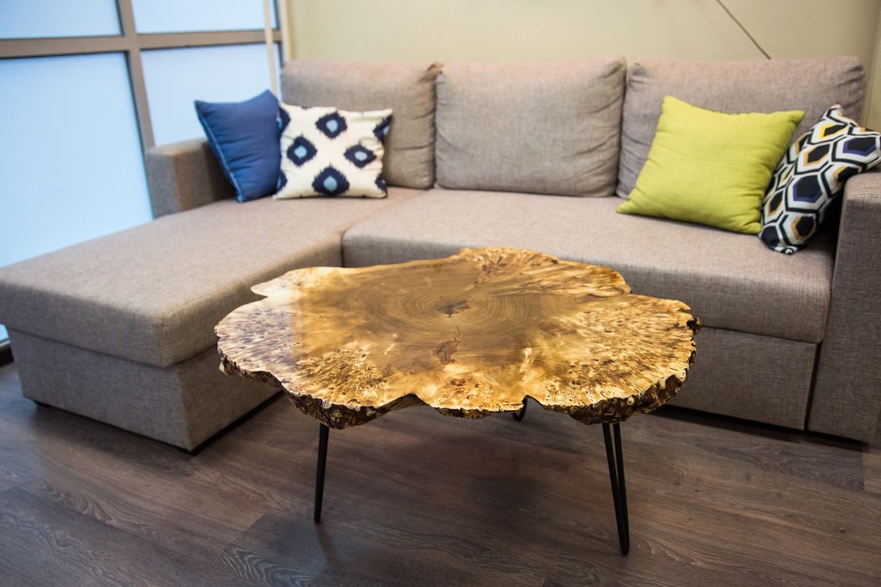 Журнальный стол из спила Тополя