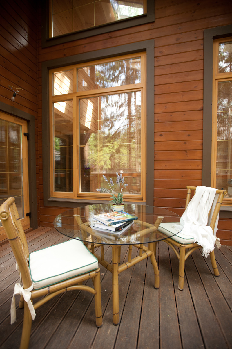 Деревянные окна в домах из клееного бруса