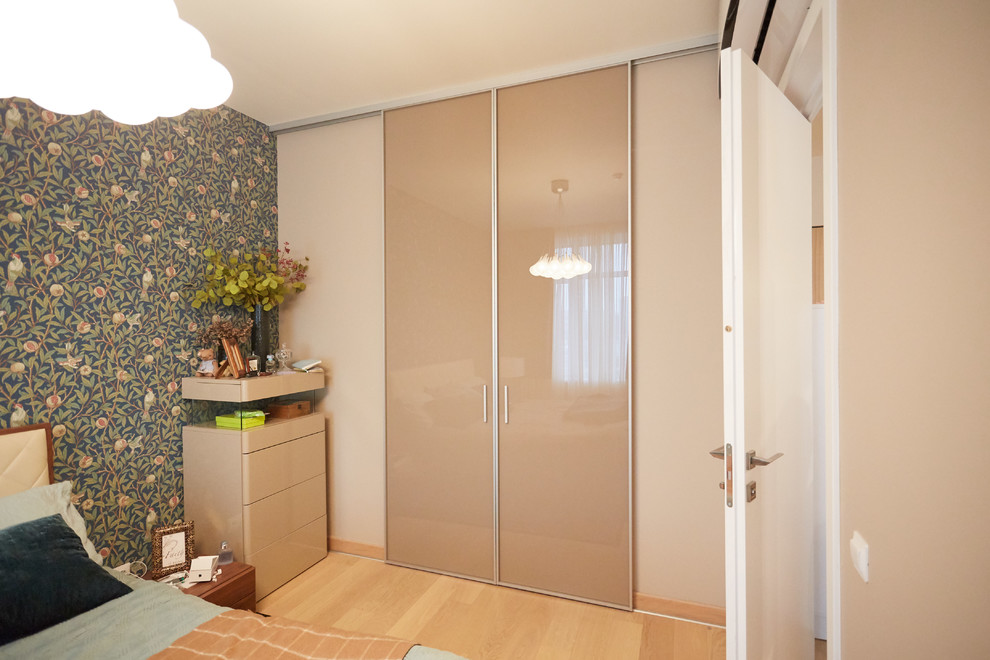 Двери + проходная гардеробная raumplus