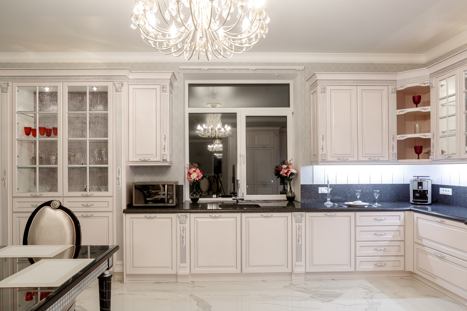 Кухня Лидия с серебряной патиной