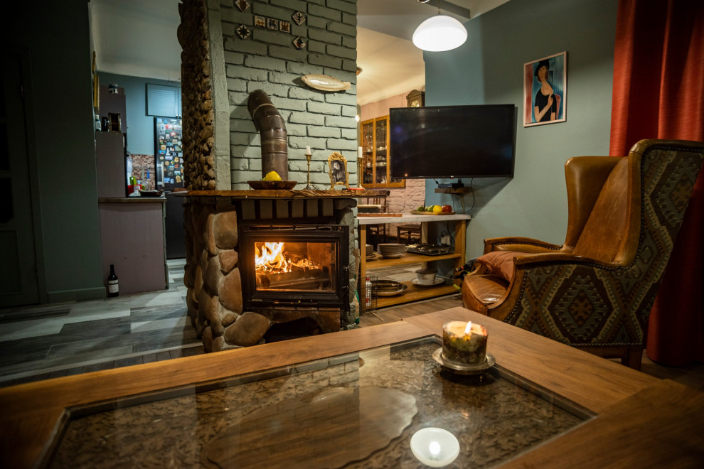 Обложка проекта: Журнальный столик с восточным артефактом