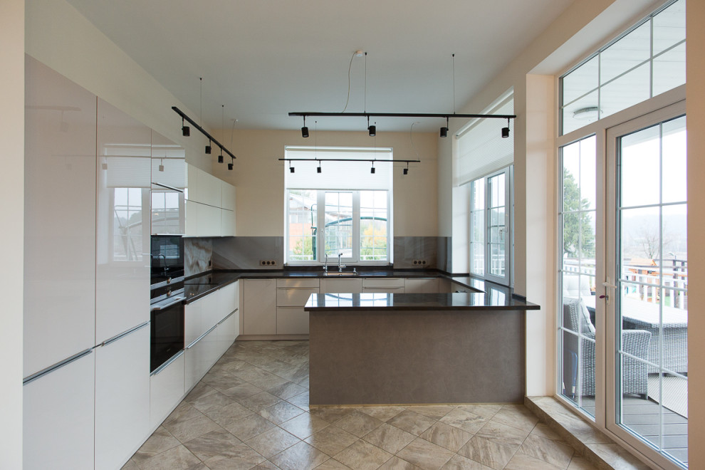 Кухня в загородном доме