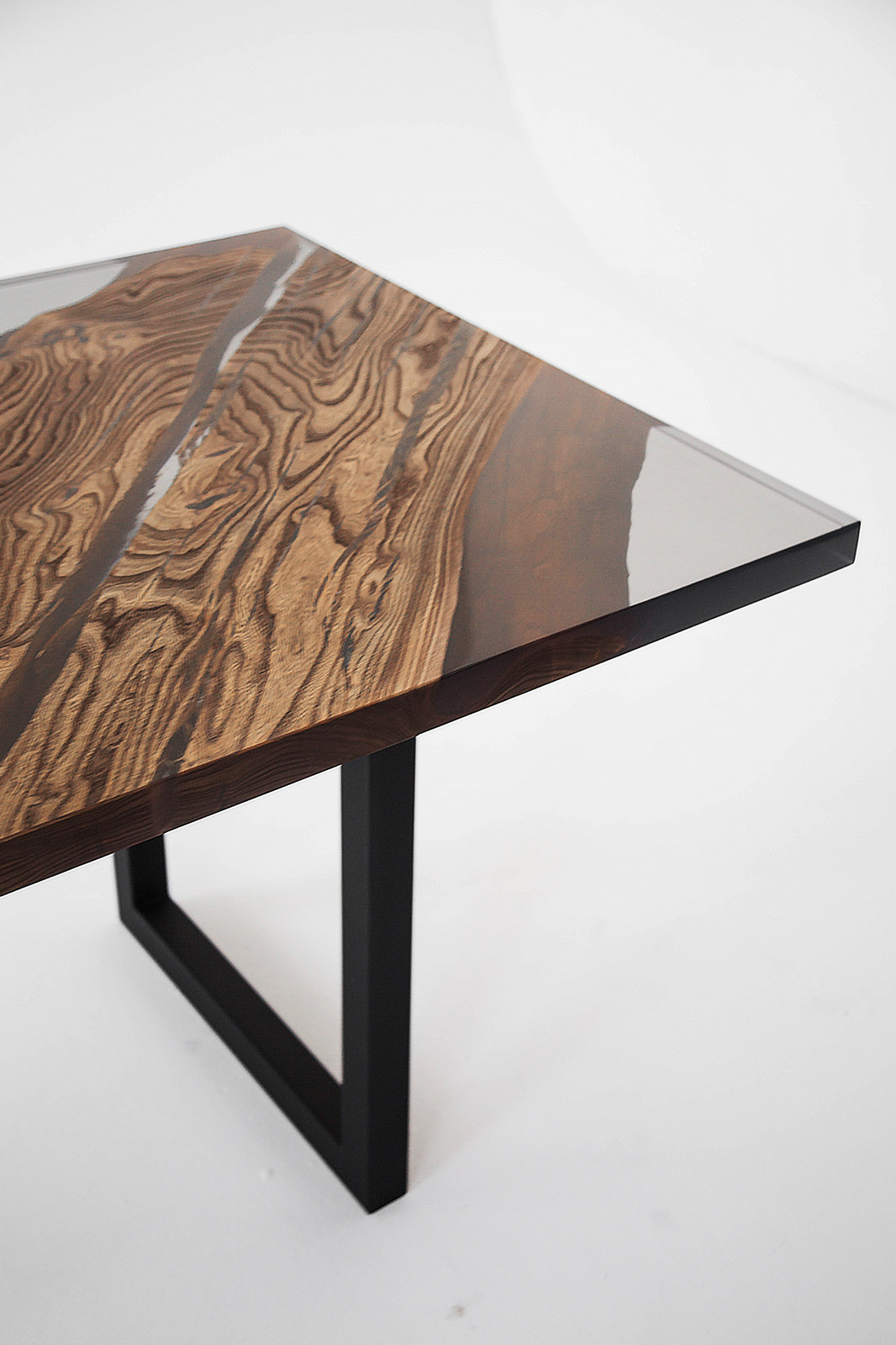 Обложка проекта: Стол Constantin