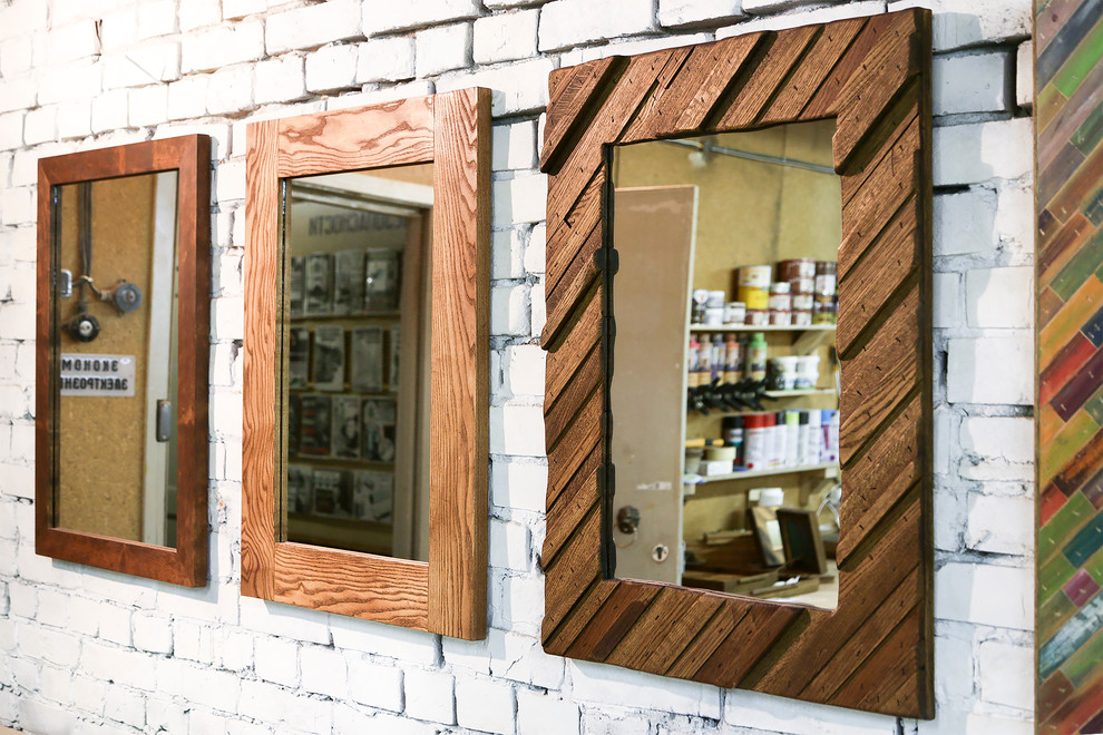 Портрет: Антон Коротков — кудесник зеркал и панно