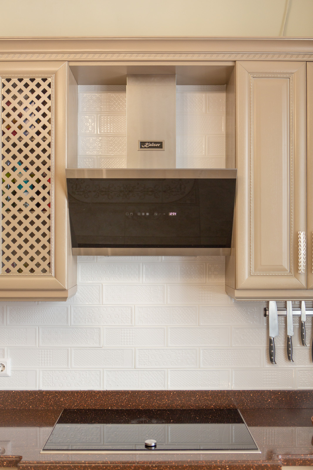 П-образная кухня в загородный дом