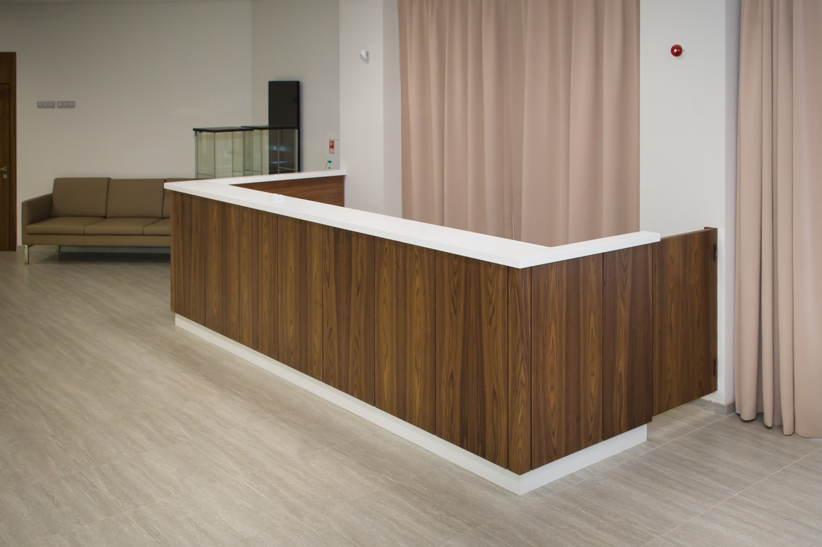 Обложка проекта: Холл и аудитория