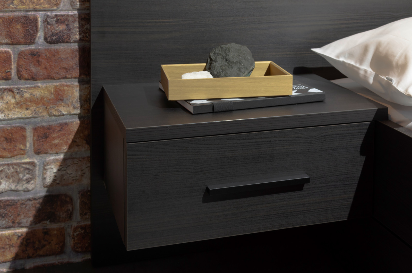 Прикроватная подвесная тумба raumplus