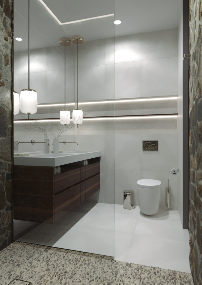 House with an interior courtyard garden and pool