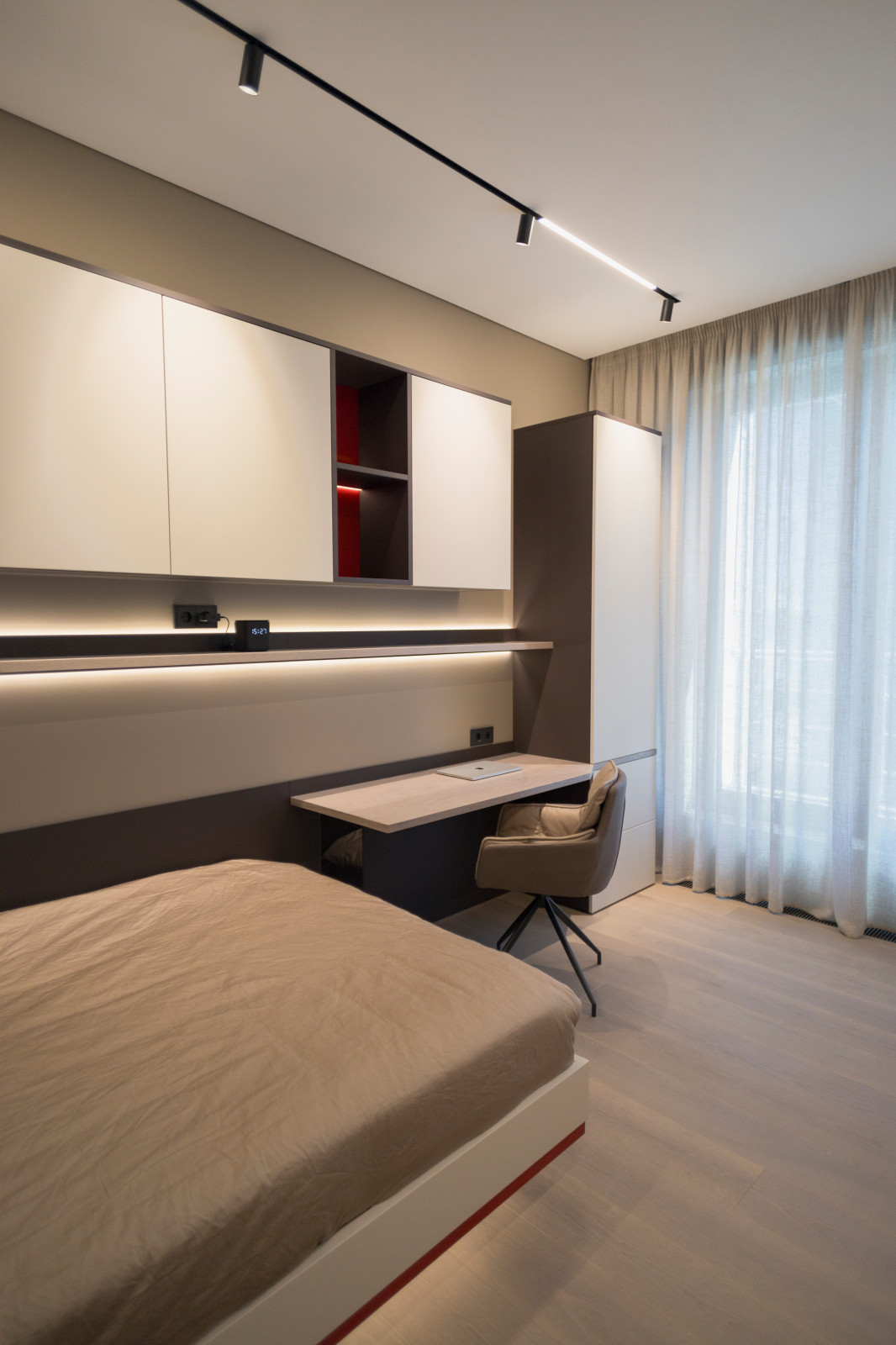 светлая квартира в ЛАХТА Plaza