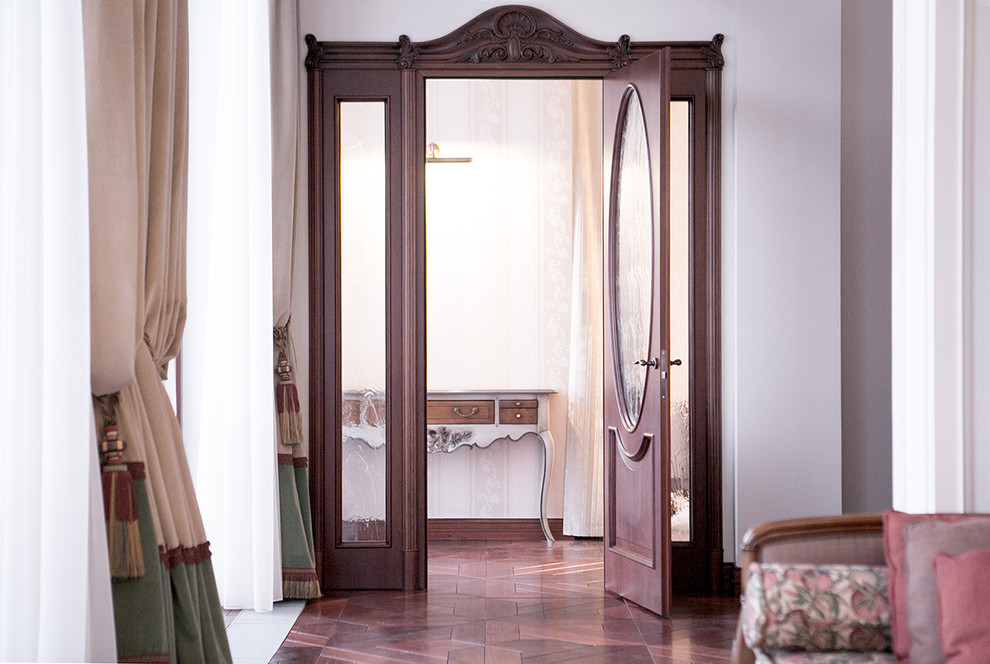 Межкомнатные двери из массива вишни