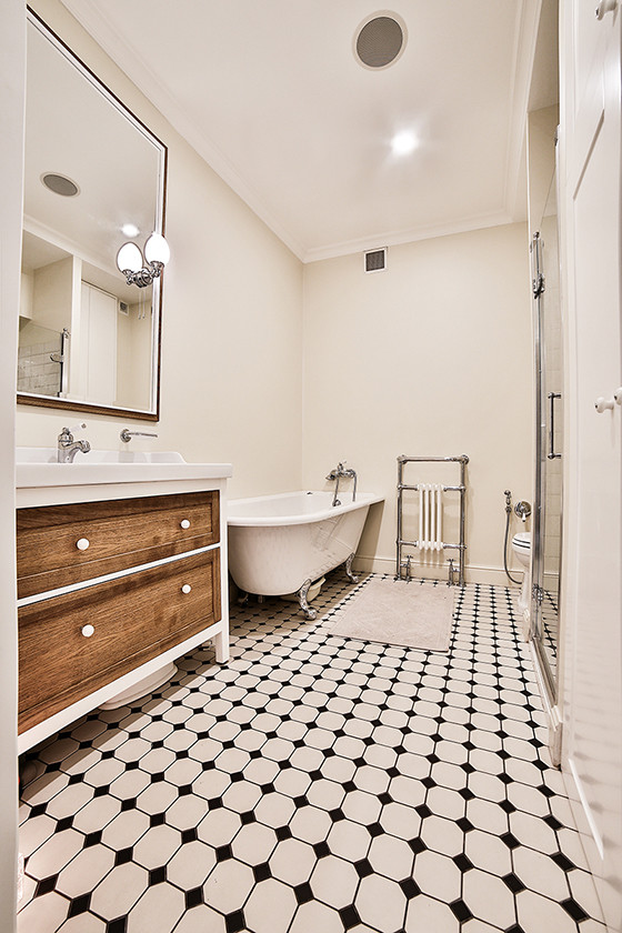 Обложка проекта: Из двушки в трешку. Квартира для семьи с детьми в центре Москвы.