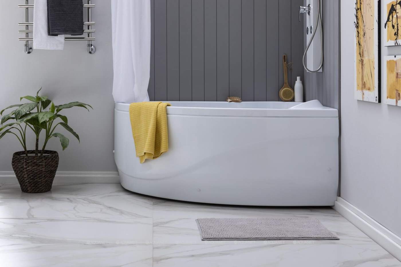 Интерьерное решение для поклонников угловой ванны