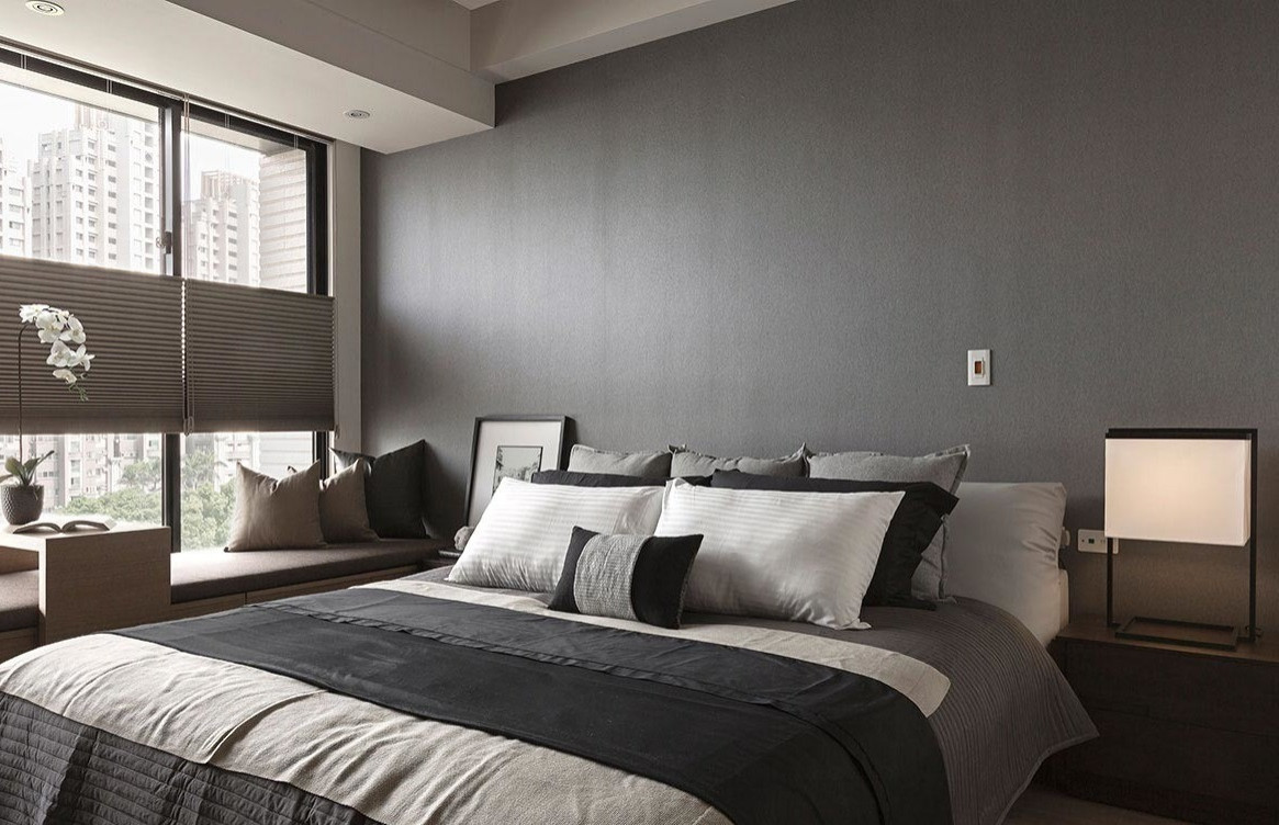 Лаконичный интерьер квартиры с кабинетом и детской комнатой от L DESIGN