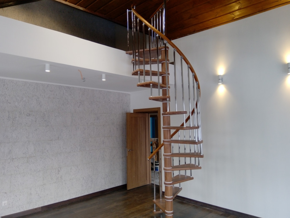 Винтовая лестница из бука