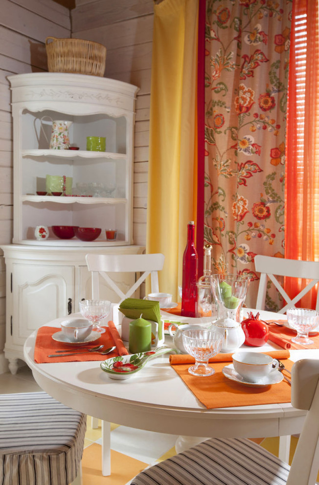 Оформление окон в загородном доме