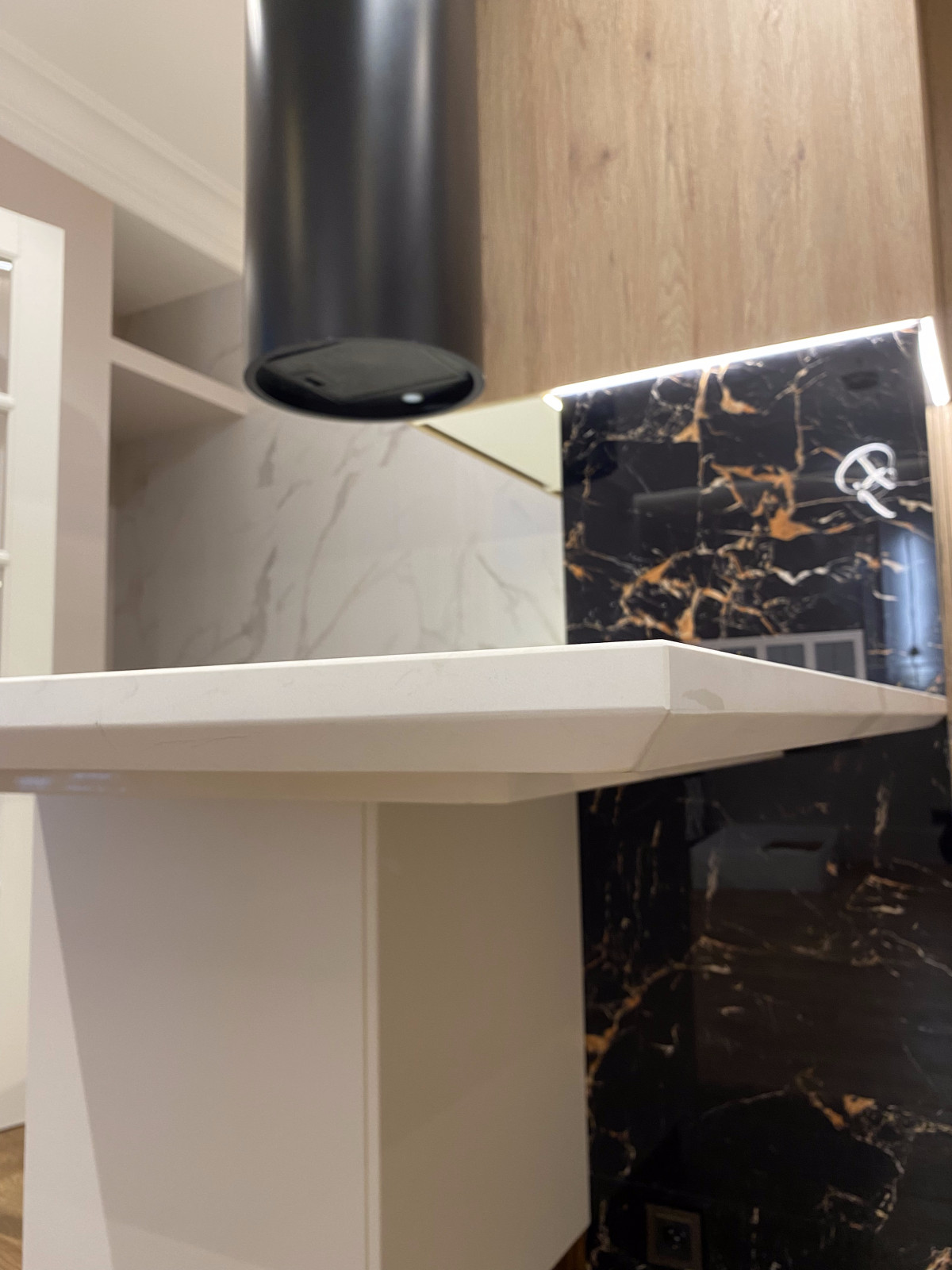 Столешница для современной кухни