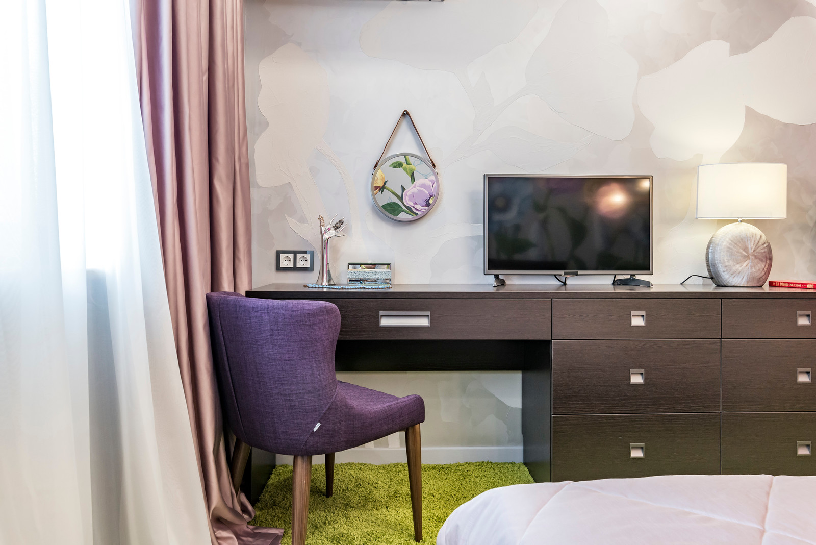 Школа ремонта на ТНТ" Цветы для кадетки"