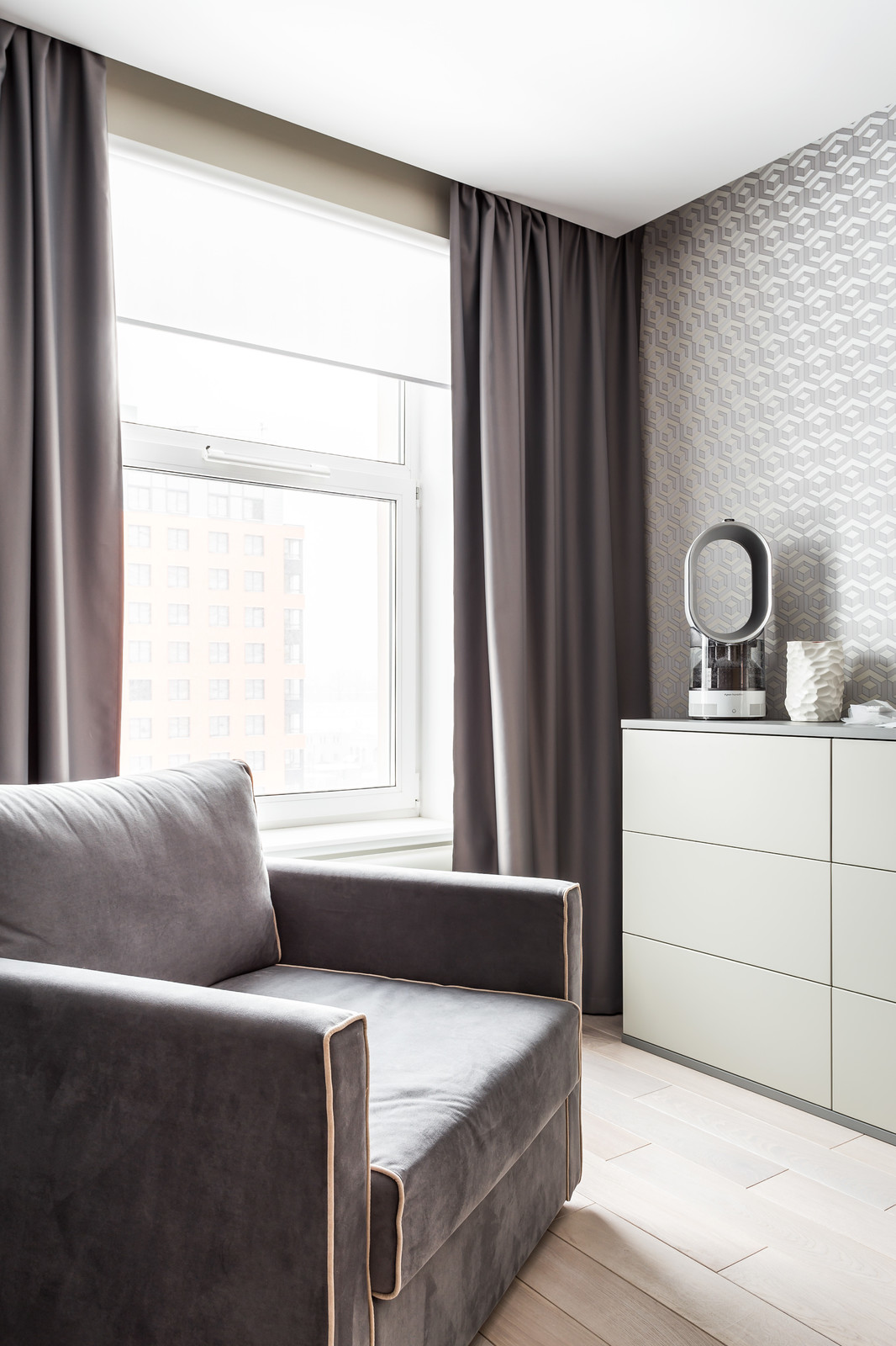 Гостиная. Фрагмент.