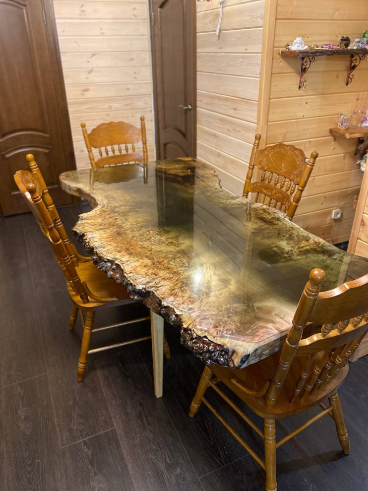 Обеденный стол из слэба капового тополя