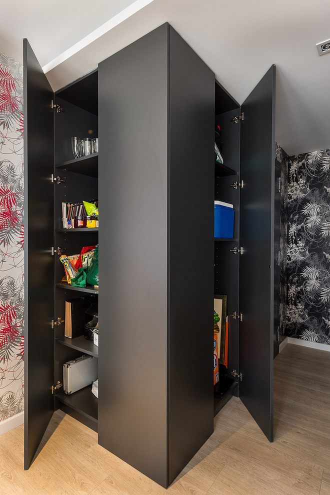 Кухня недели: Модулируемое пространство в ярких цветах