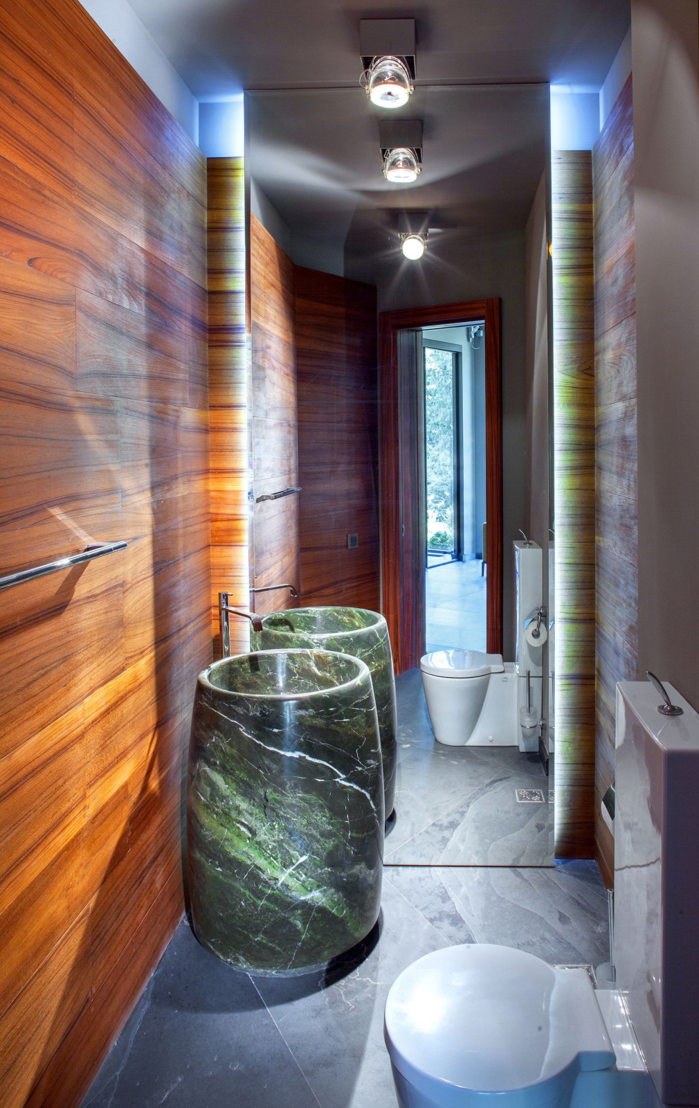 Прозрачный дом на Новорижском шоссе