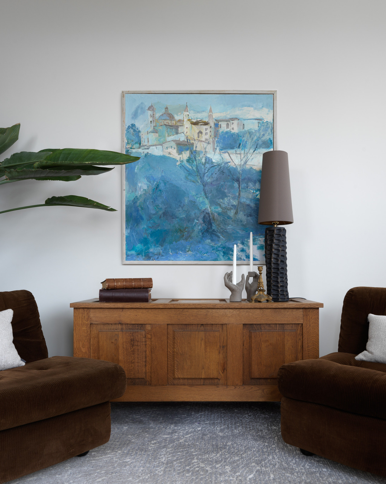 Houzz тур: Антиквариат и семейные реликвии в современной квартире