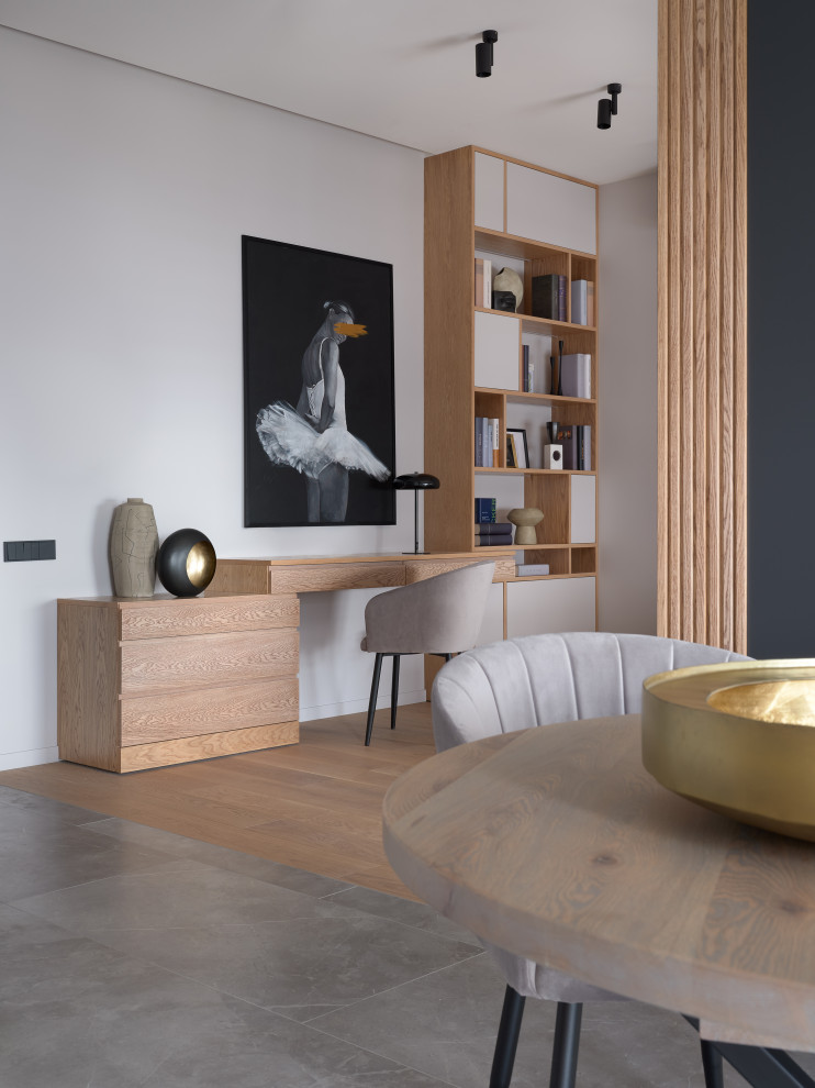 Монохром с деревянными акцентами.Дизайн Анастасия Волчкова.Публикация Elle Decor