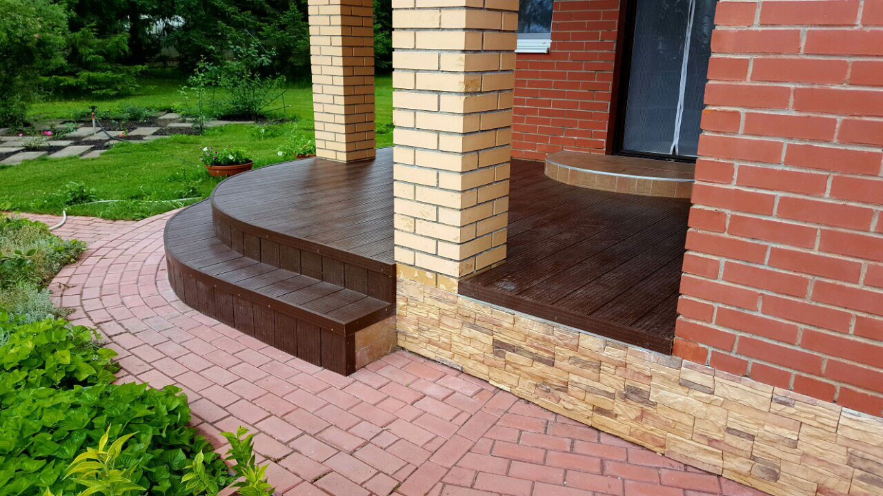 Обложка проекта: Круглое крыльцо из терассной доски ДПК, Звенигород