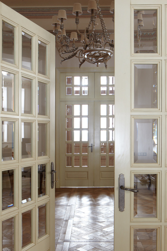 Классические витражные двери