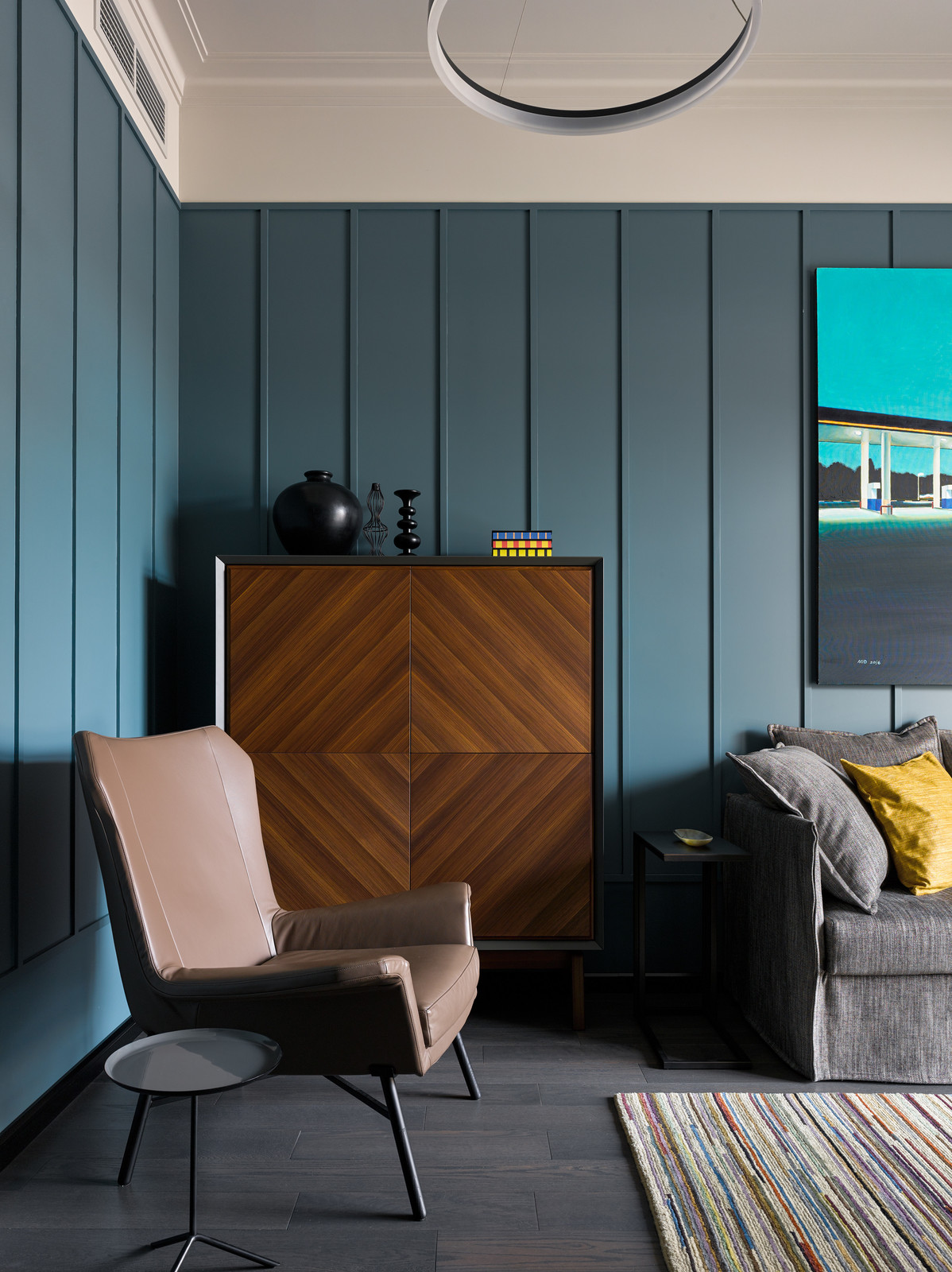 Houzz тур: Таунхаус в тёмных тонах