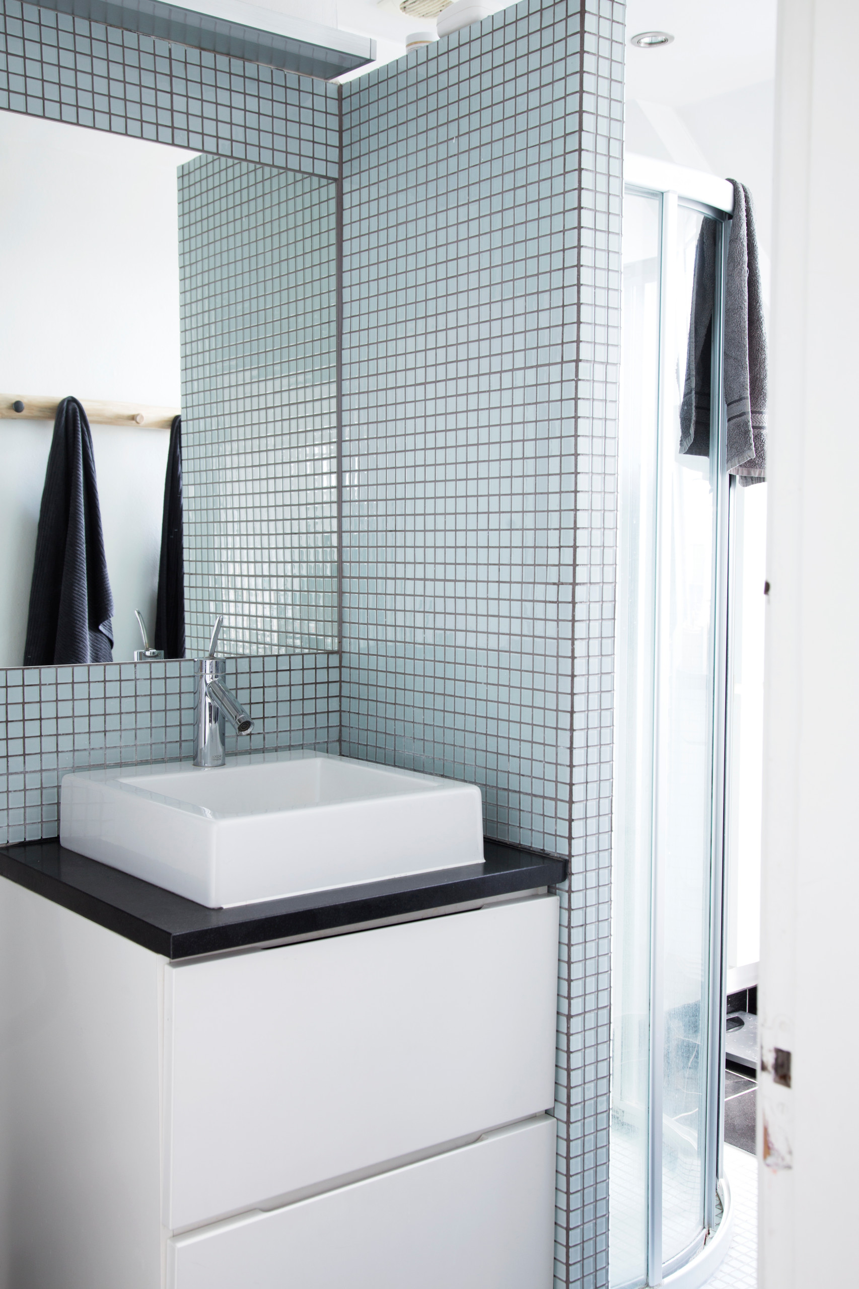 Houzz Дания: Черно-белая мансарда в Копенгагене