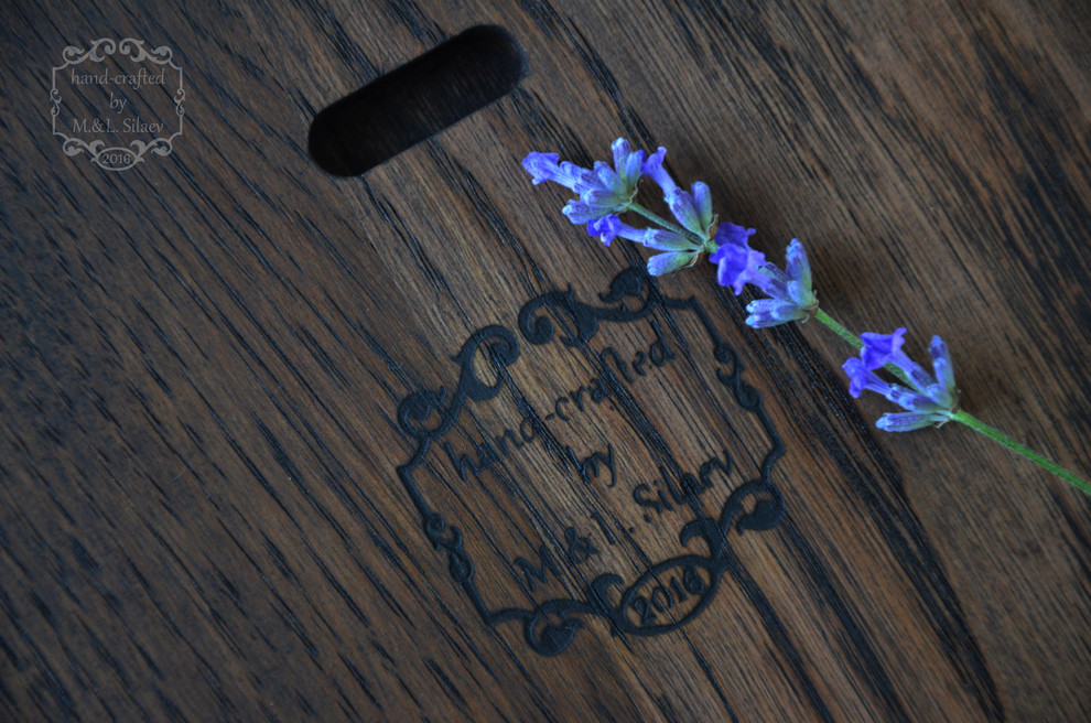 Рисунки в авторской технике на дубовой доске. "Алиса в зазеркалье", сюжеты Д. Тэ