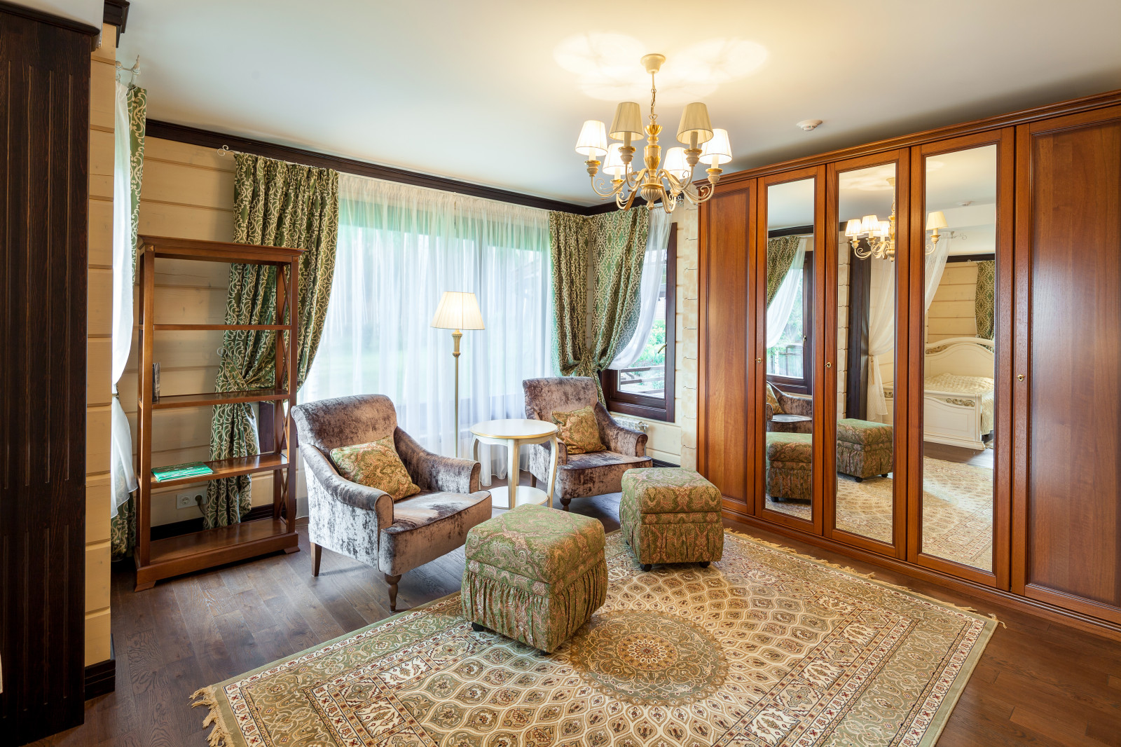 Интерьер трехэтажного загородного дома в Нижегородской области