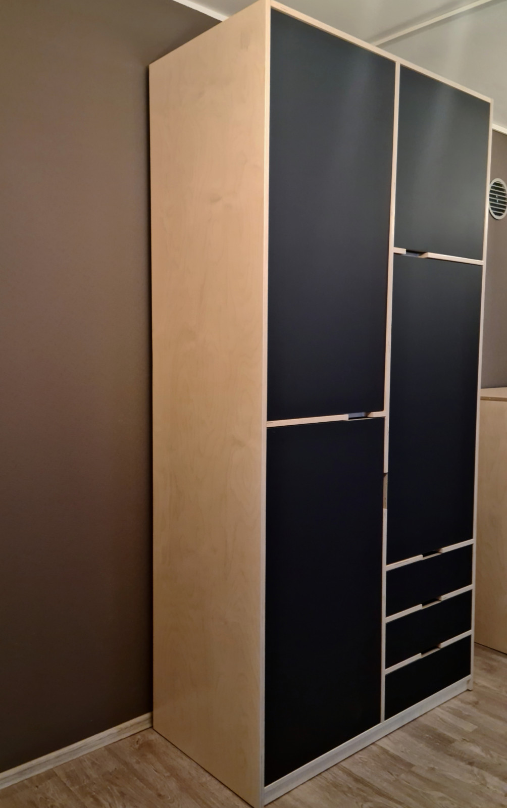 Мебель из фанеры и пластика