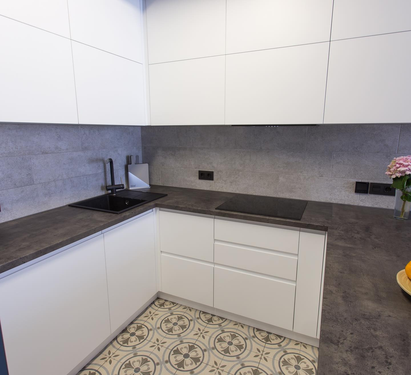 Кухня Клайд Сапфир на заказ от дизайнера