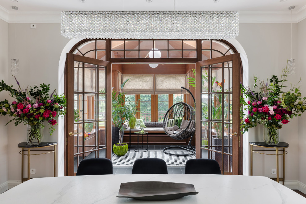 Вид на зимний сад из столовой