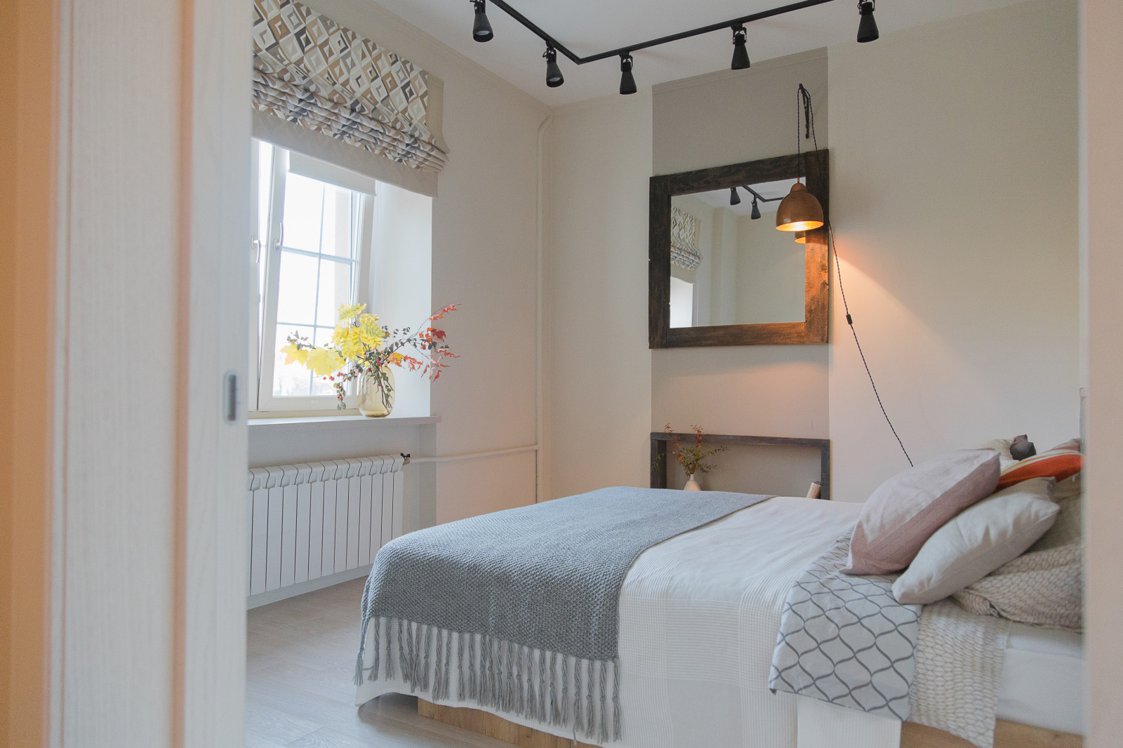 Тёплая осень на Фрунзенской набережной