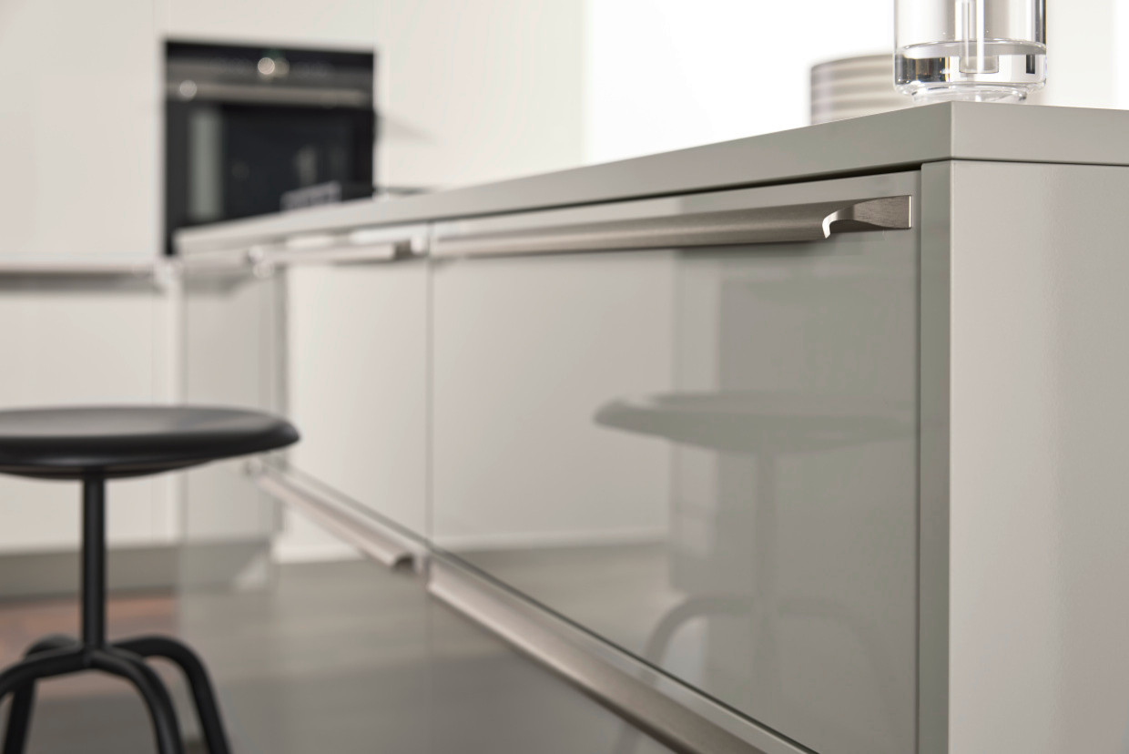 Fine Lack/Platingrau HG – Tavola/Eiche Barolo