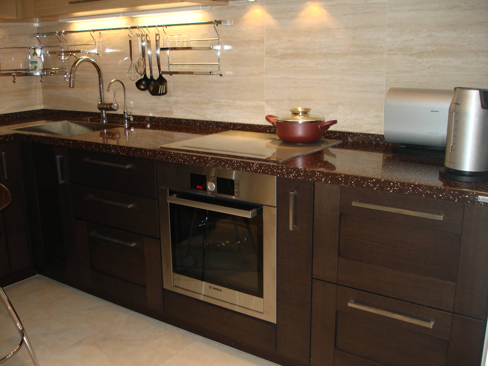 Кухня с барной стойкой