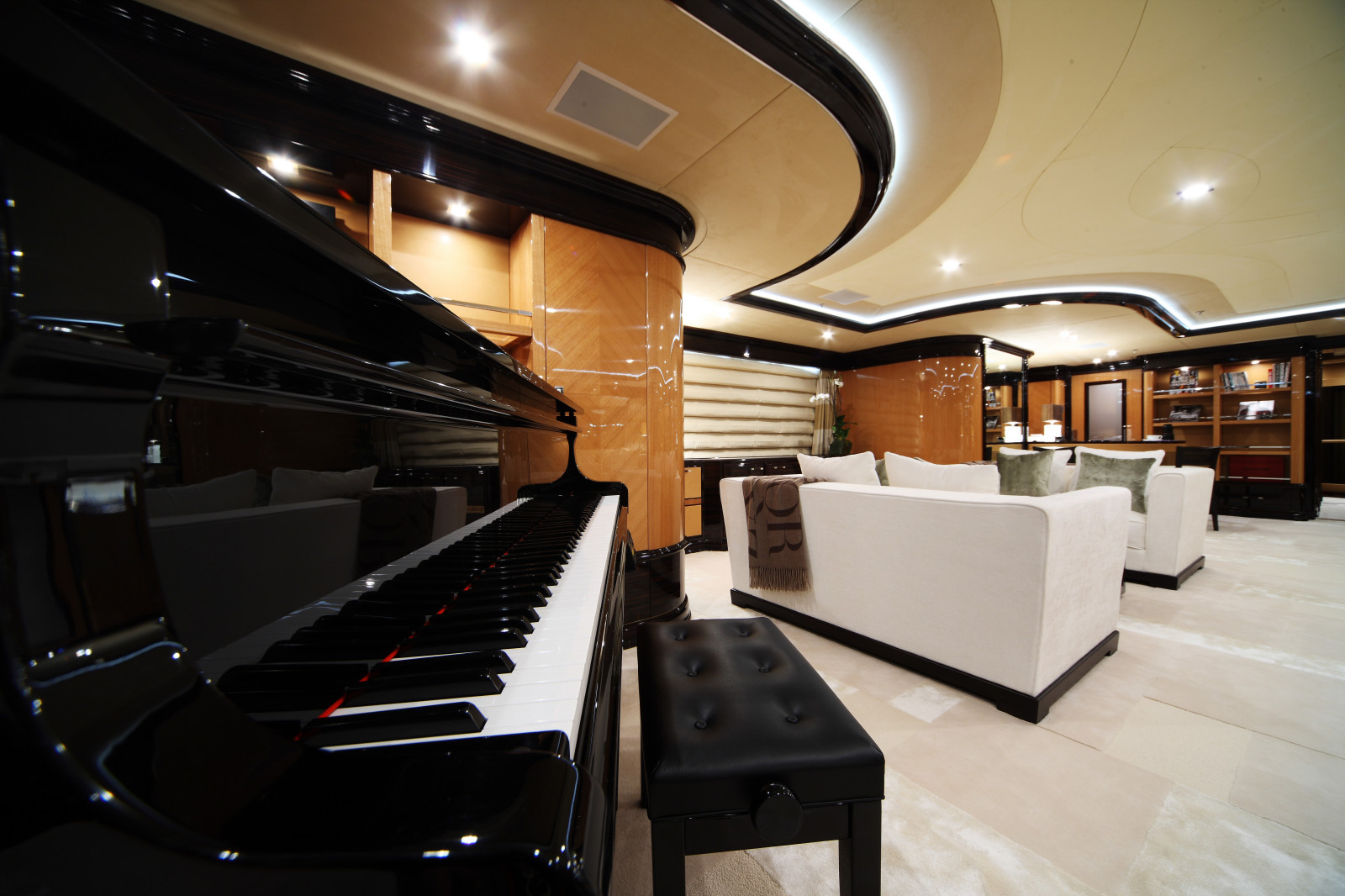 Проект яхты от итальянской компании RADICE